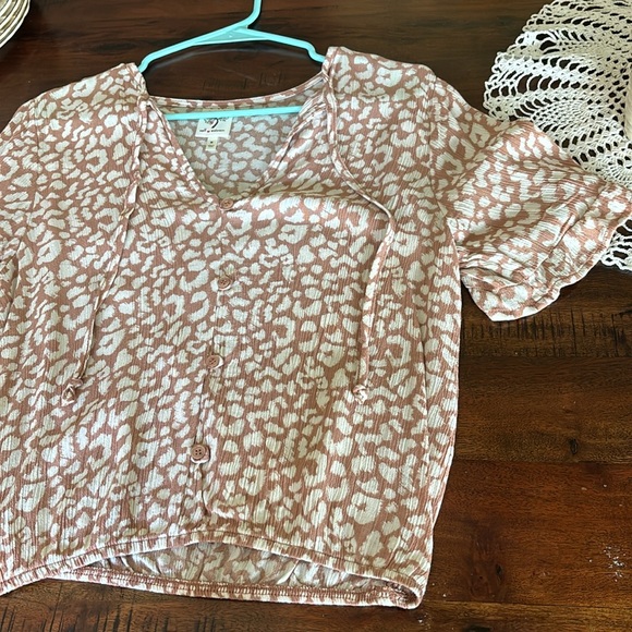Self Esteem Pink/Peach Leopard Print Tie Front Blouse with Elastic Waist - Picture 4 of 4